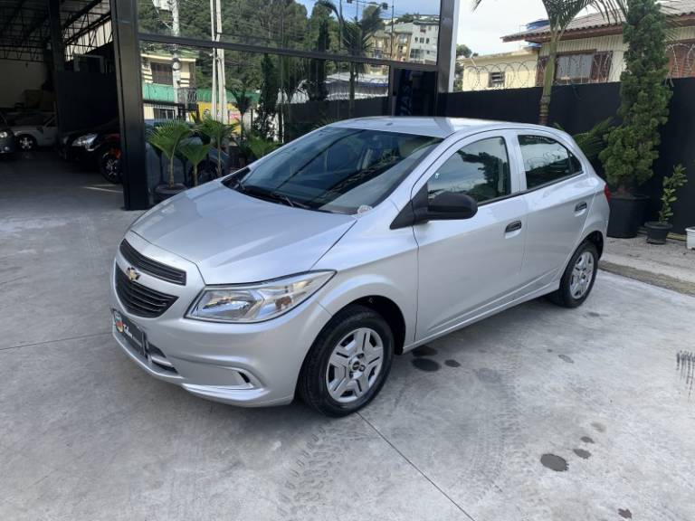 CHEVROLET - ONIX - 2015/2015 - Prata - R$ 40.900,00