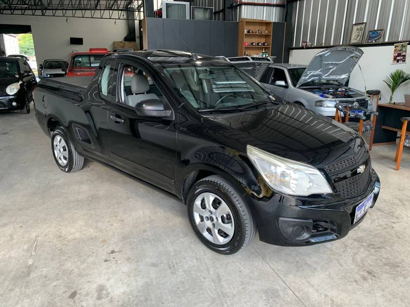 CHEVROLET - MONTANA - 2011/2012 - Preta - R$ 42.900,00