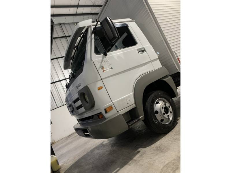 VOLKSWAGEN - 8-150 - 2011/2012 - Branca - R$ 220.000,00
