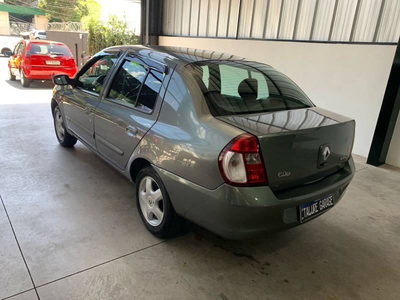 RENAULT - CLIO - 2007/2008 - Cinza - R$ 23.900,00