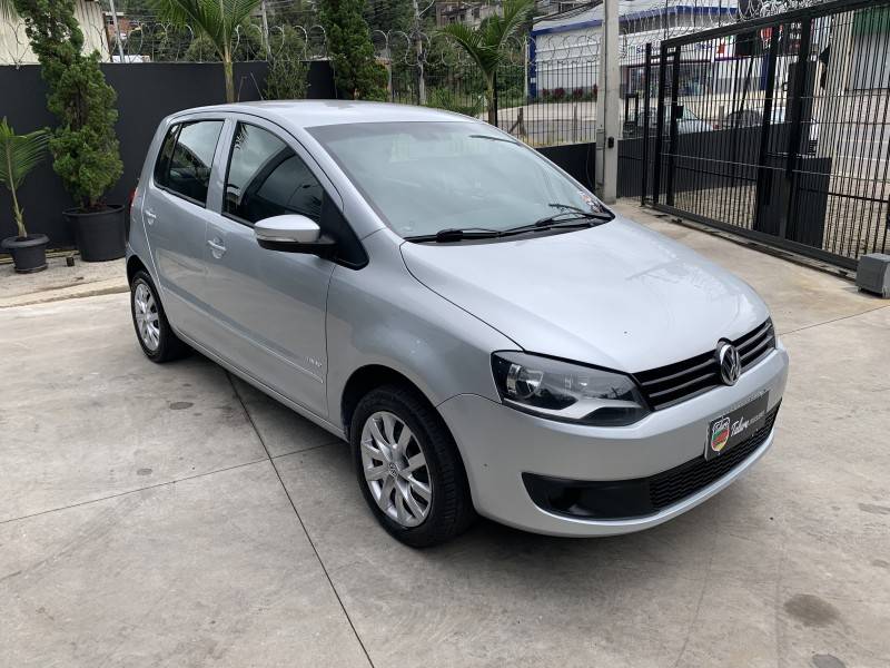 VOLKSWAGEN - FOX - 2010/2011 - Prata - R$ 30.900,00