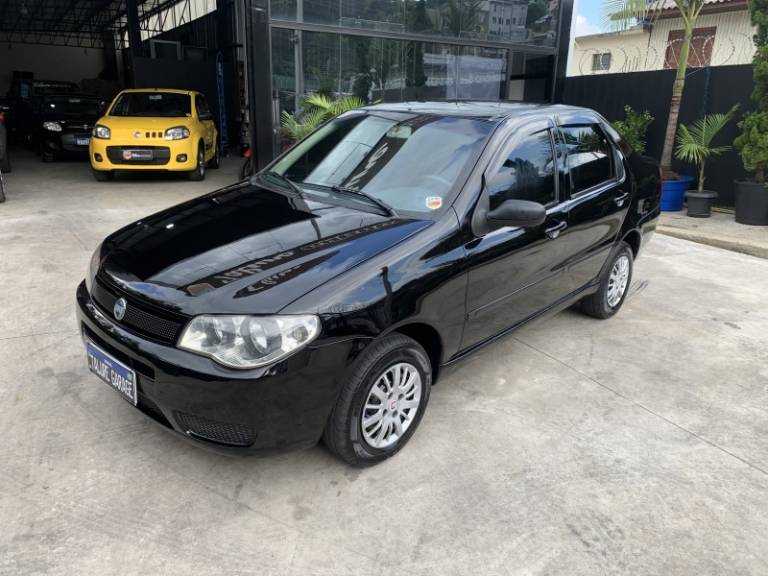 FIAT - SIENA - 2006/2007 - Preta - R$ 20.800,00